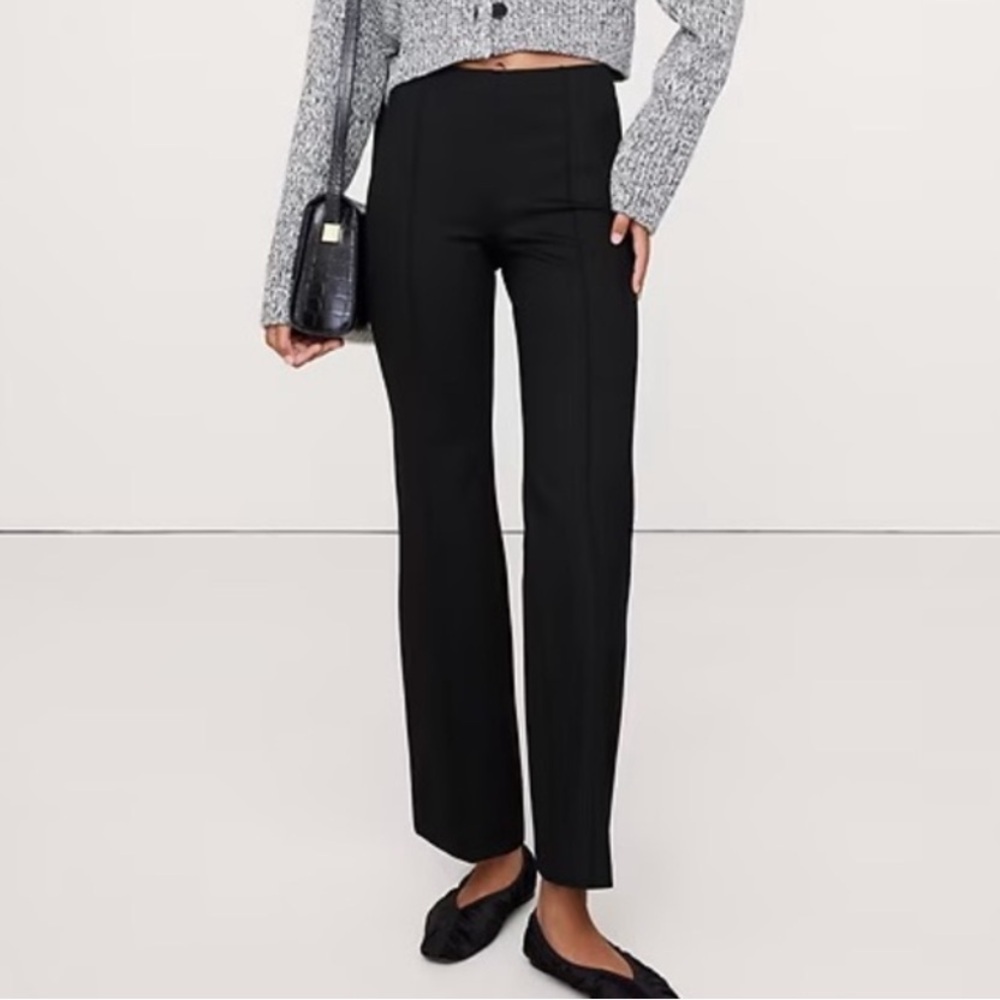 NWT! Banana Republic Crop Flare Everywhere Ponte Pull-On Pant 826941 🖥️1️⃣3️⃣
